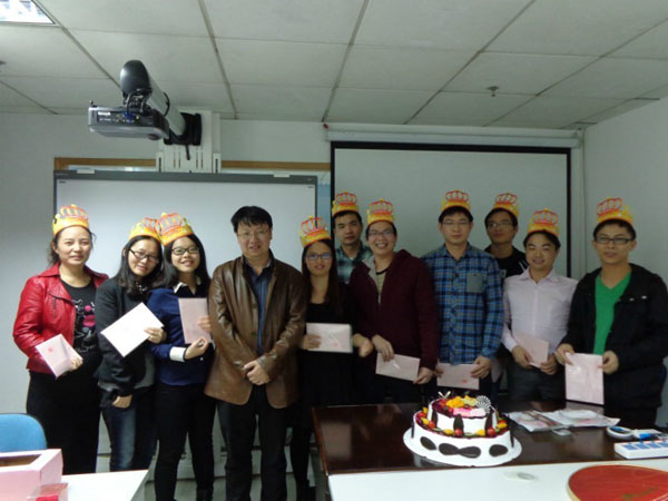 中睿信息生日会集体合影